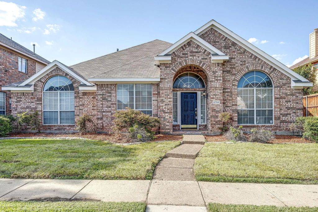 5704 Big River Drive, The Colony