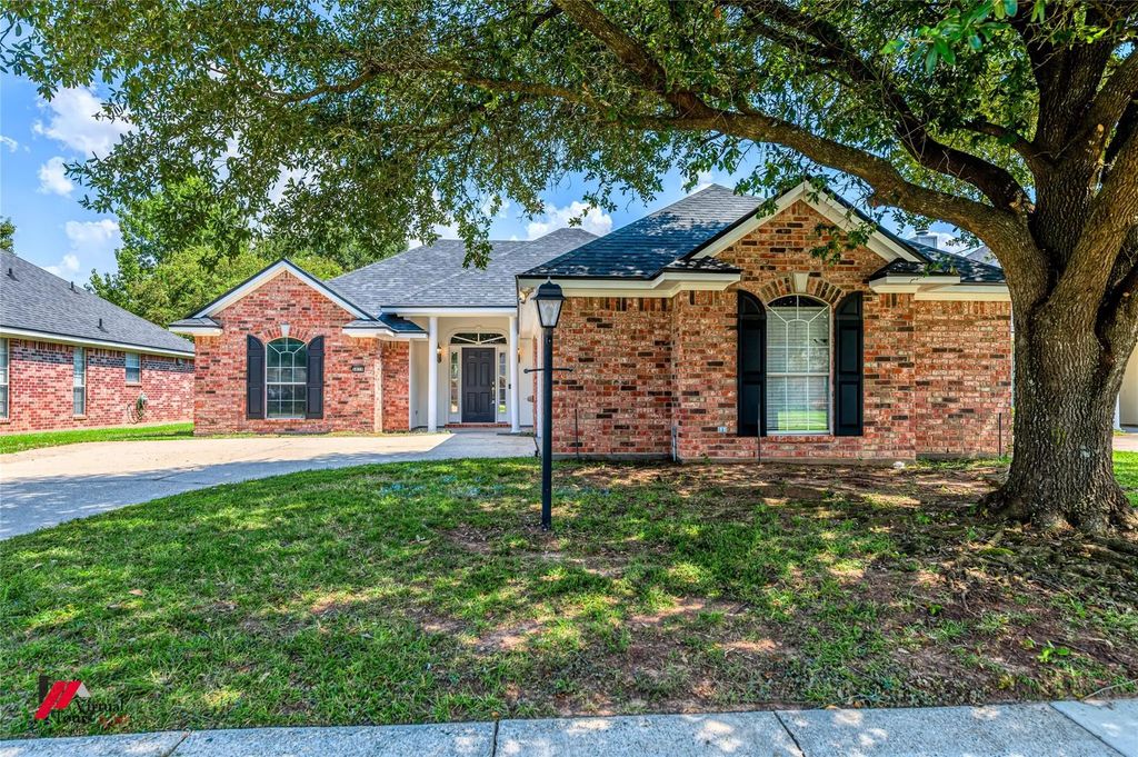 5020 Tensas Drive, Bossier City