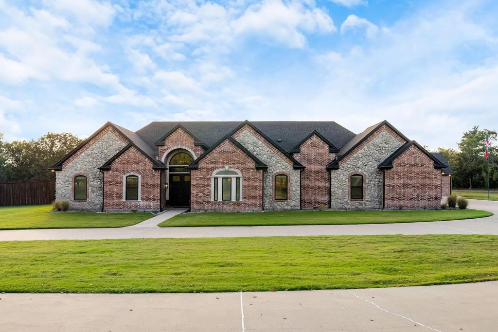 3179 County Road 3307, Greenville