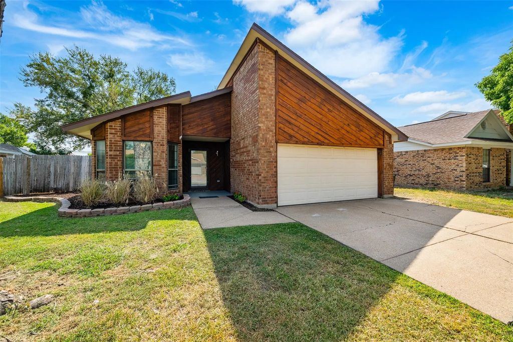 300 Colony Drive, Arlington