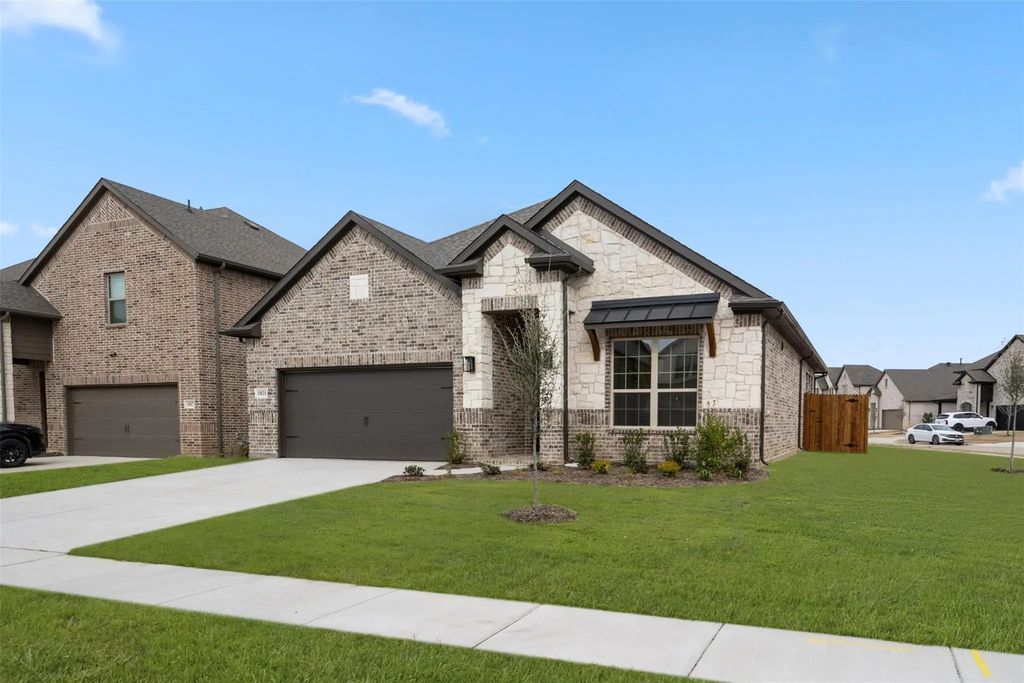 1021 Allegheny Court, Burleson