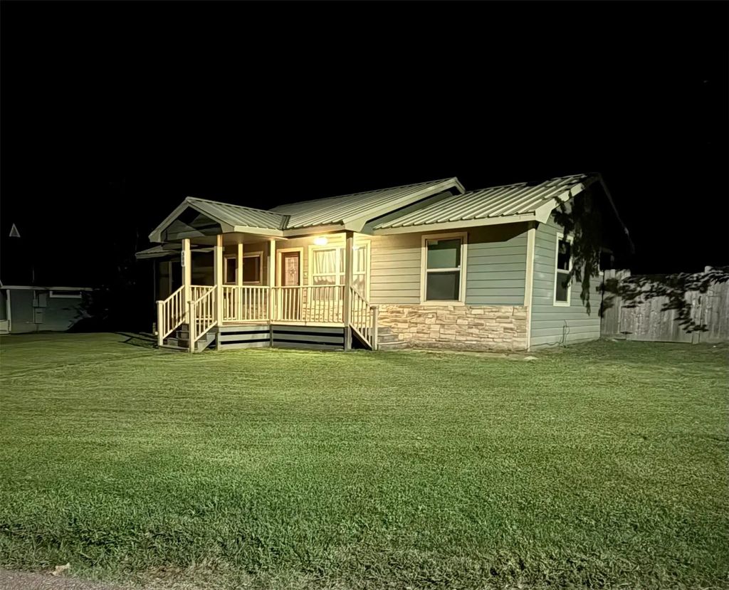 308 Blackjack Street, Winnsboro