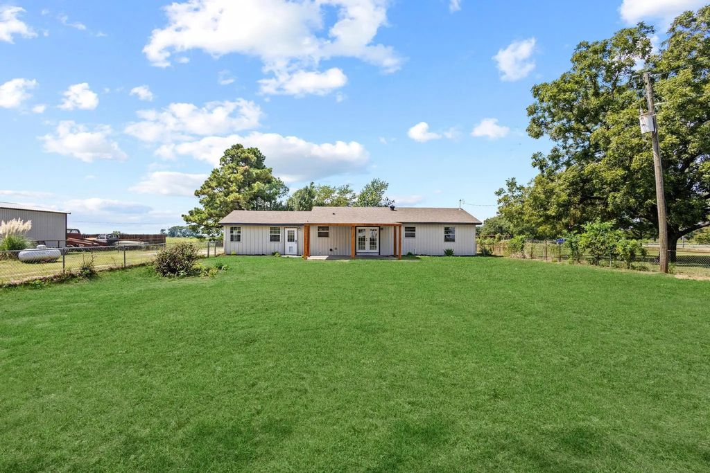 15886 Us Highway 377, Whitesboro