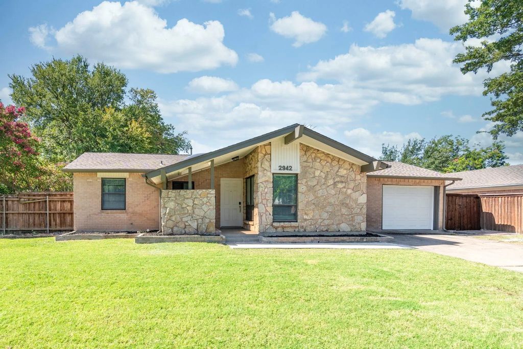 2942 Esterbrook Drive, Farmers Branch