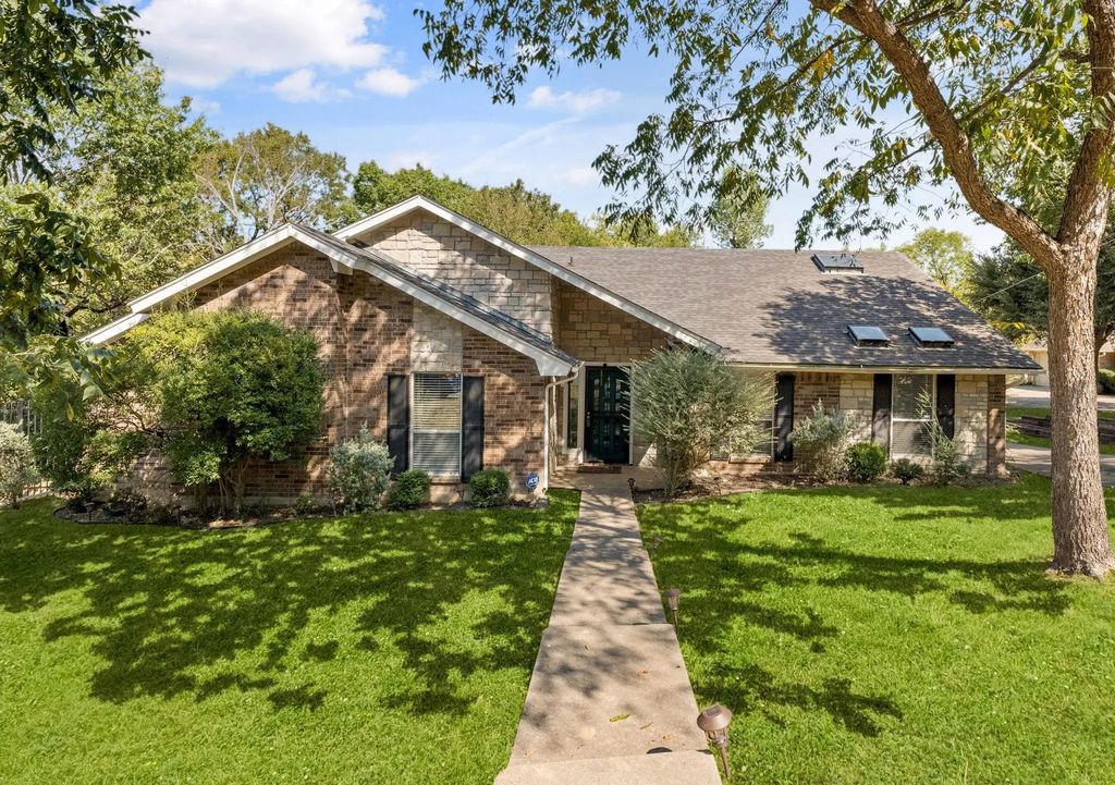 233 Willow Ridge Road, Fort Worth