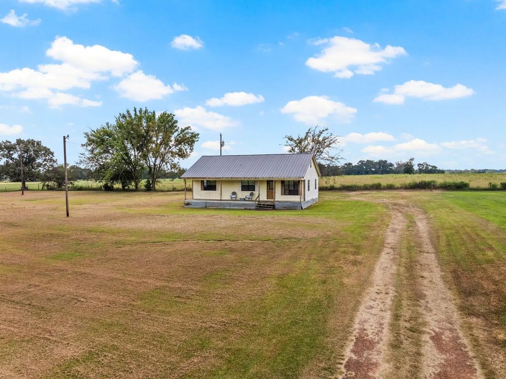 8398 Fm 1001, Cookville