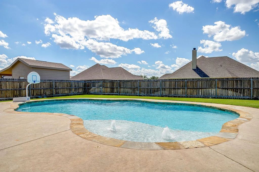 2925 Willow Ridge Circle, Granbury