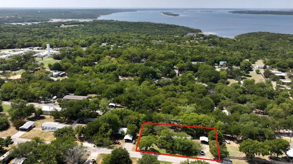 584 Quail Creek Circle, Pottsboro