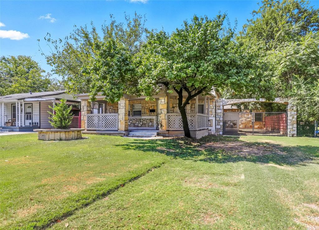 1921 Eden Avenue, Haltom City
