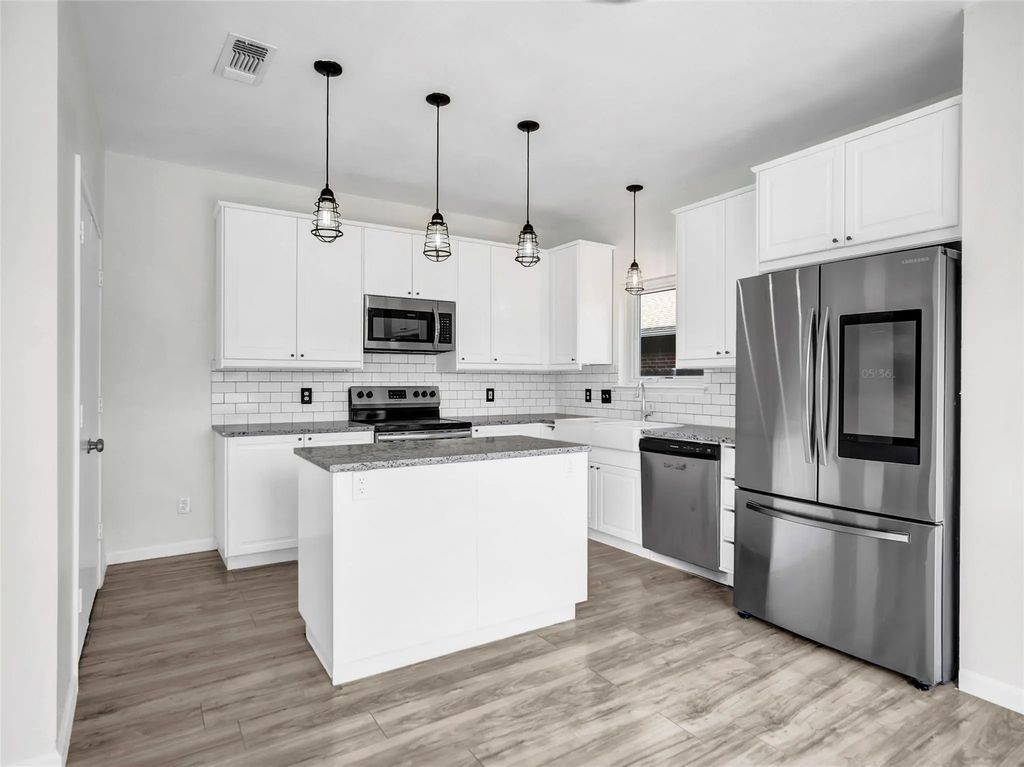 2719 Garden Grove Road, Grand Prairie