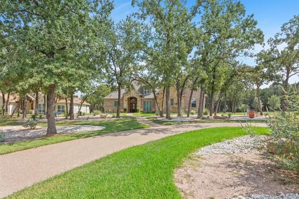 1092 Century Oaks Drive, China Spring