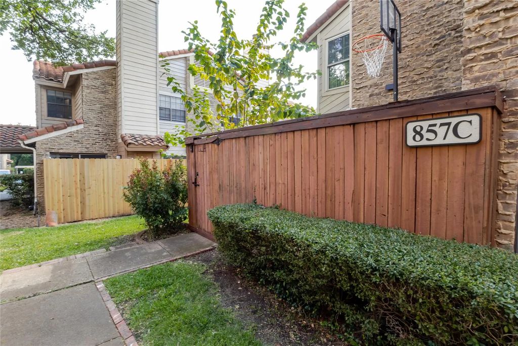 857 Dublin Drive 3, Richardson