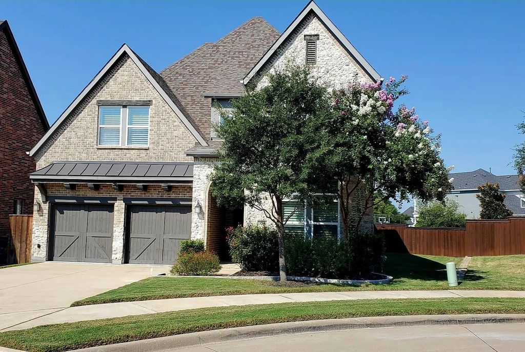 884 Alfred Court, Allen