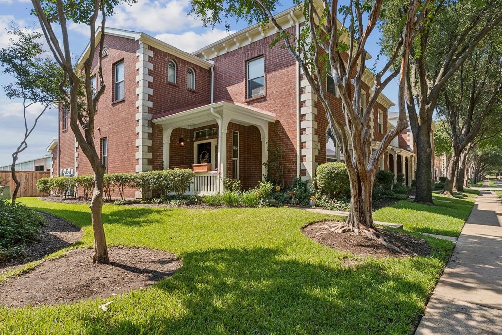 516 Legends Drive, Lewisville