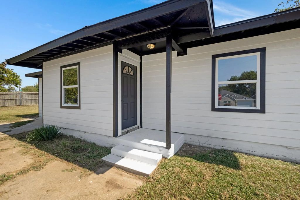 3509 S Hughes Avenue, Fort Worth