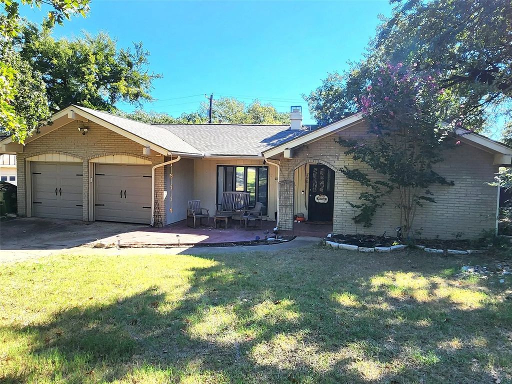 206 Lake Vista W, Highland Village
