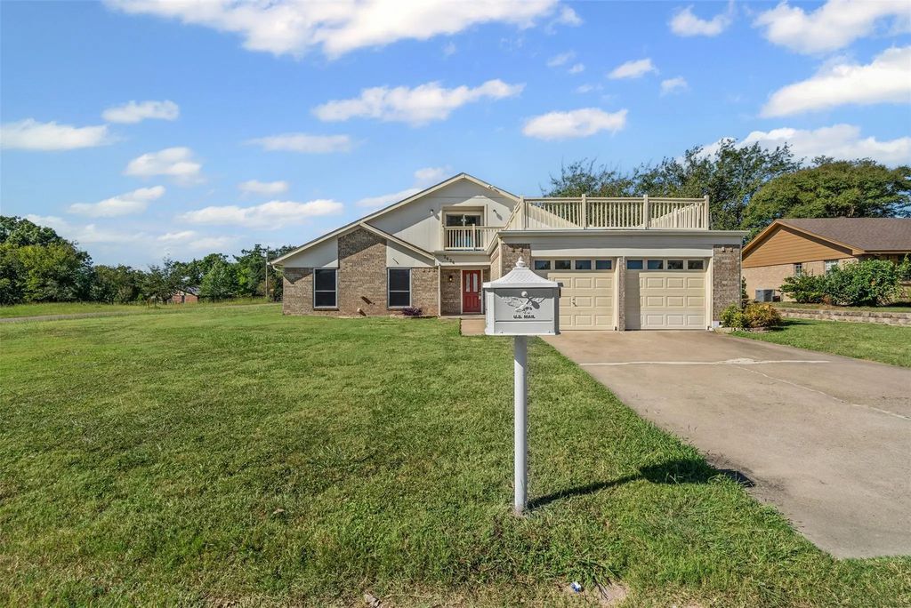 2424 Shoreview Drive, Cleburne