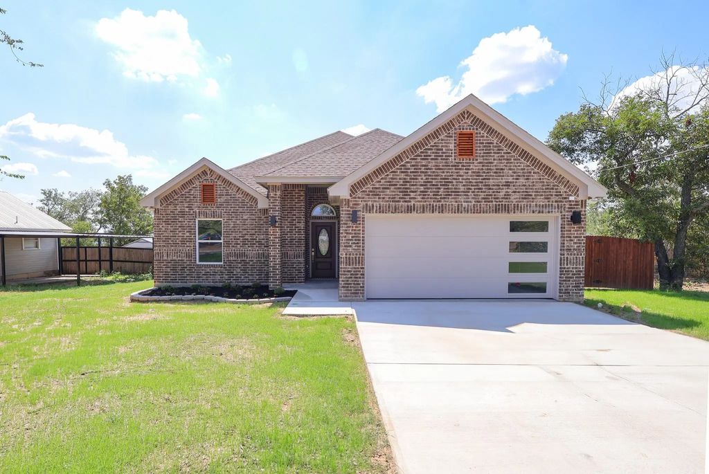 710 Narrow Street, Weatherford
