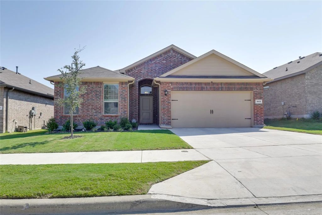 949 Braymer Lane, Fort Worth