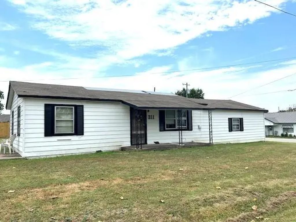 311 W Davis Street, Blue Ridge