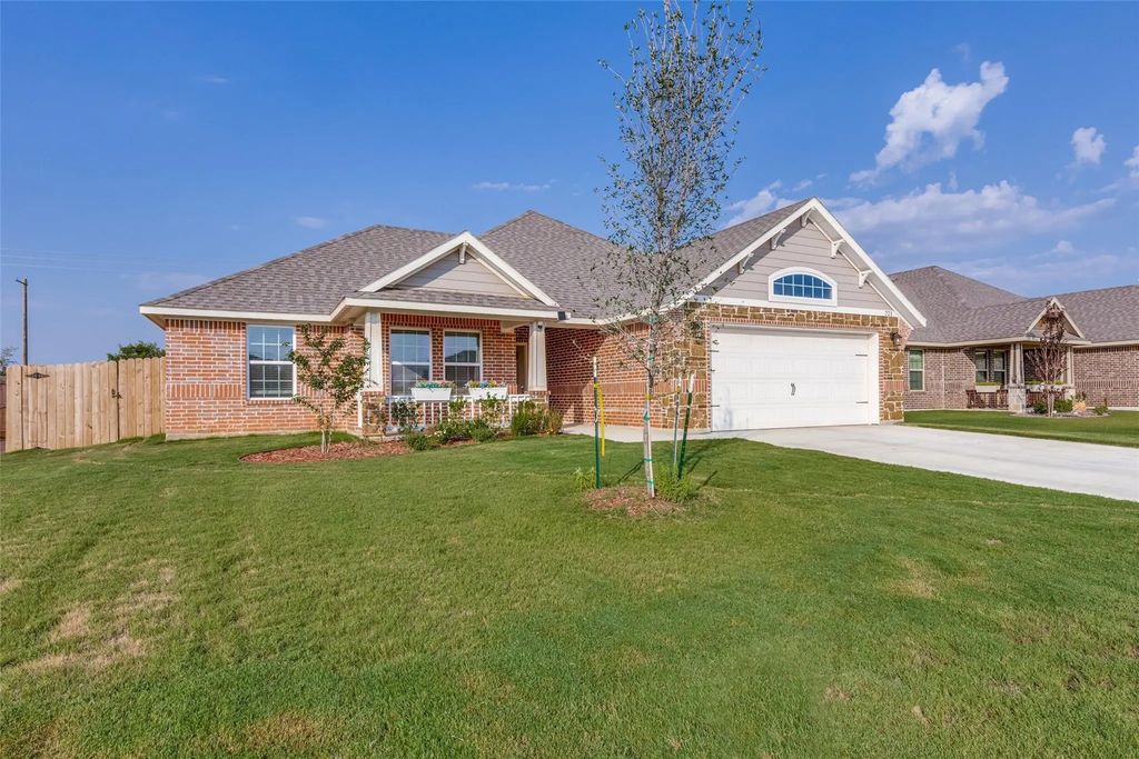 721 Raylan Street, Springtown