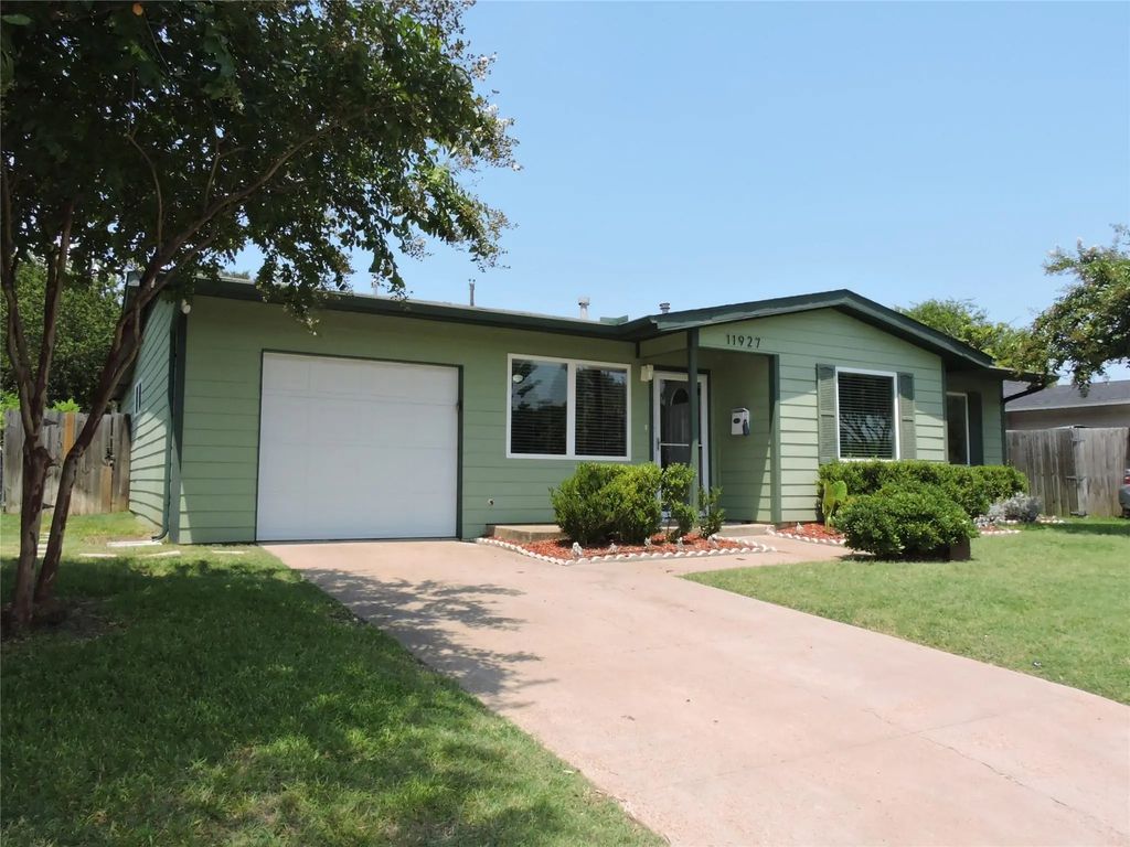 11927 Hoblitzelle Drive, Dallas