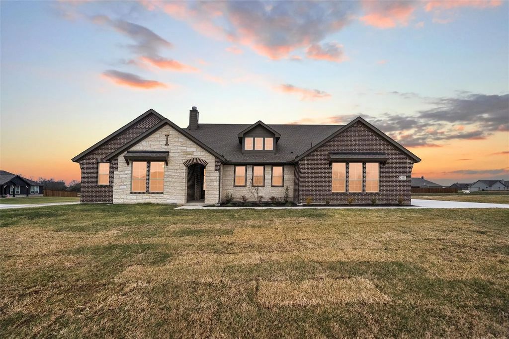 2461 Blackjack Oak Road, Oak Ridge