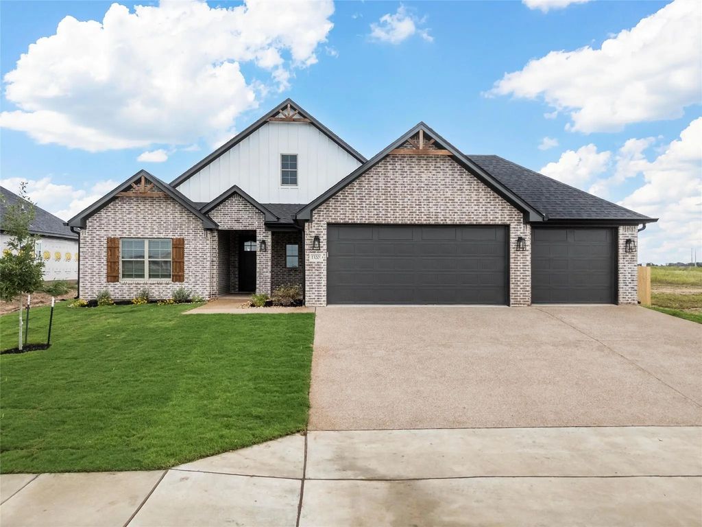 1320 Promised Land Road, Hewitt