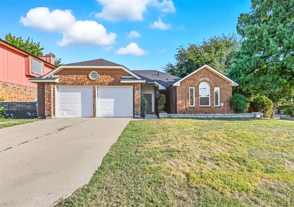 2802 Fenwick Street, Grand Prairie