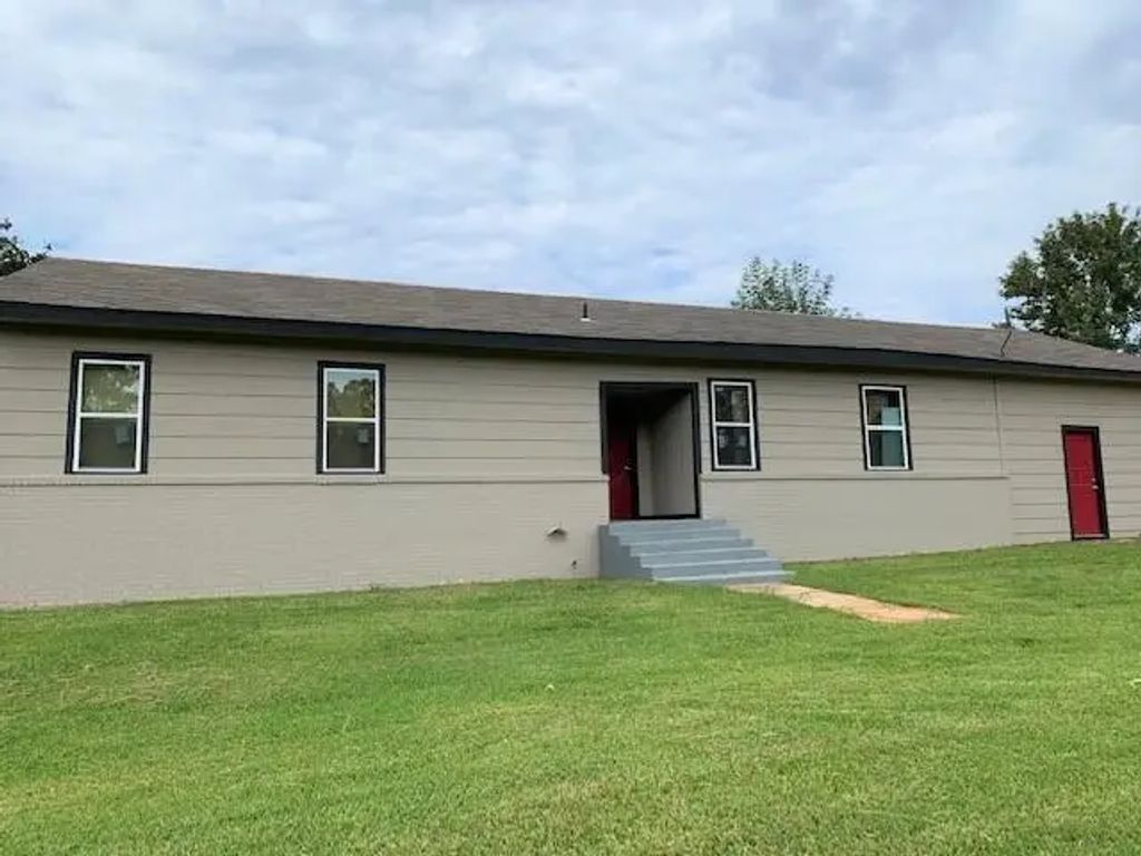 3113 S Fm 131, Denison