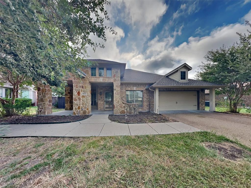 2172 Liriope Lane, Waxahachie
