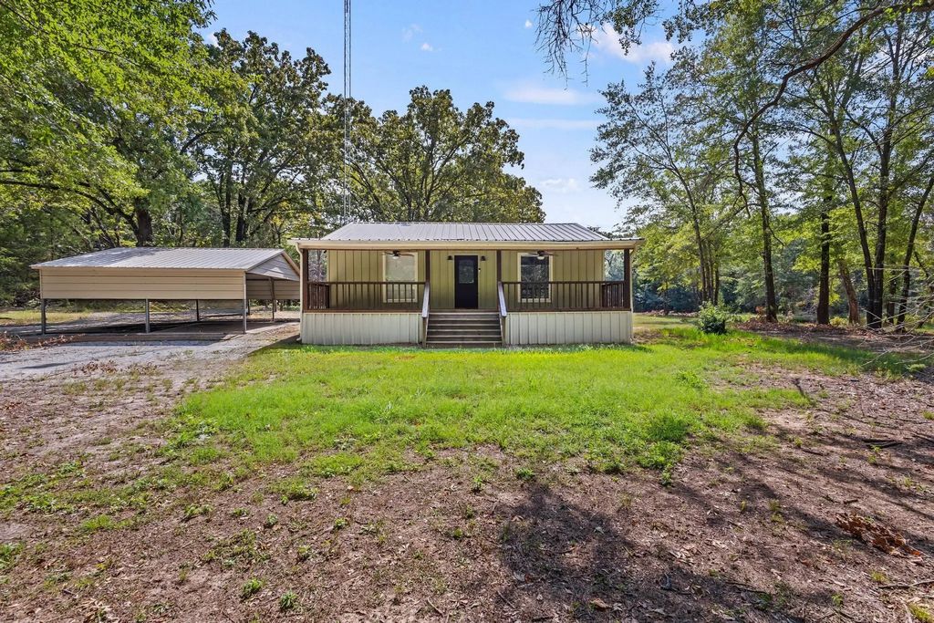 720 County Road 2220, Ivanhoe
