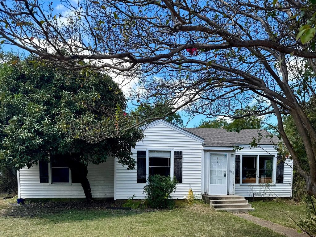 1201 W 11th Street, McGregor