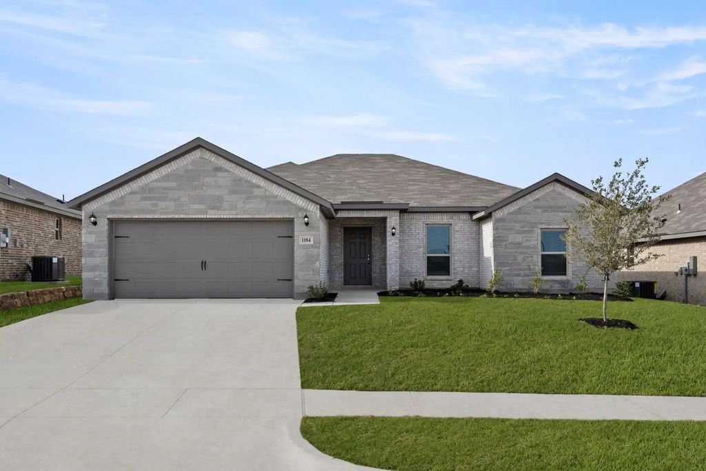 1184 Oak Spring Drive, Burleson