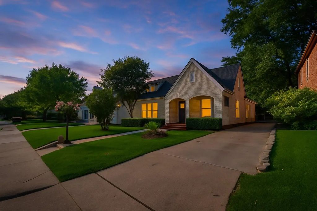 6155 Richmond Avenue, Dallas