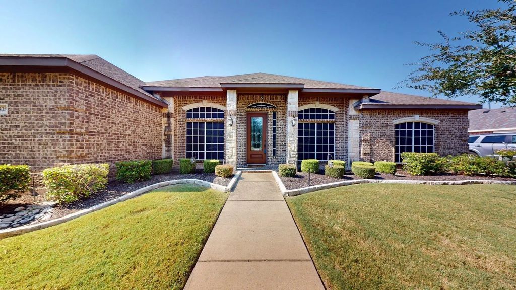 1325 Canary Lane, Forney