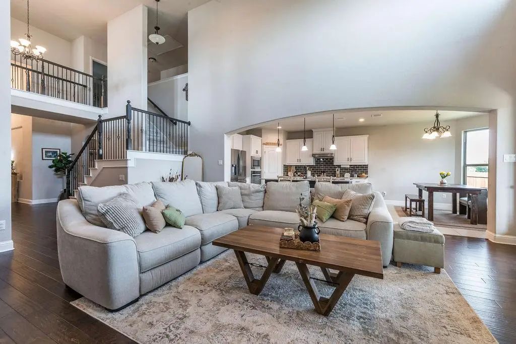1600 Stillwater Drive, Burleson