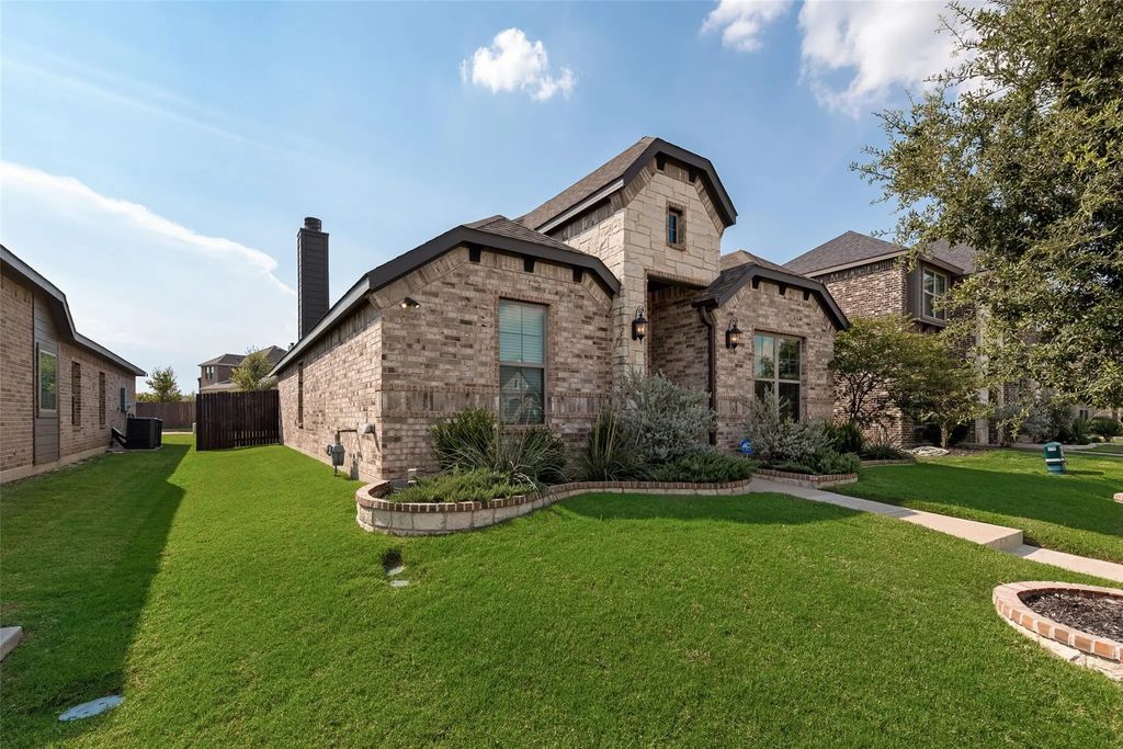 1673 Vista Way, Waxahachie