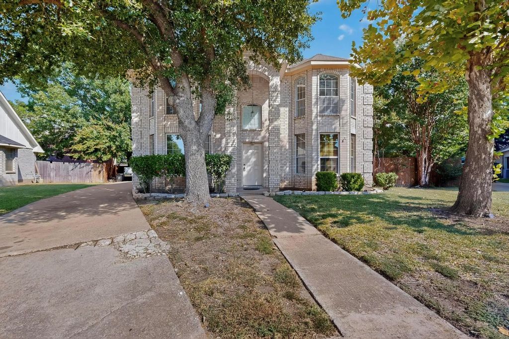 608 Trees Court, Cedar Hill