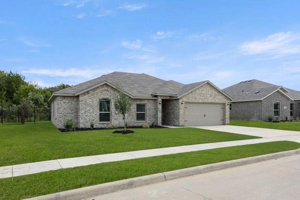 2629 Streamside, Burleson