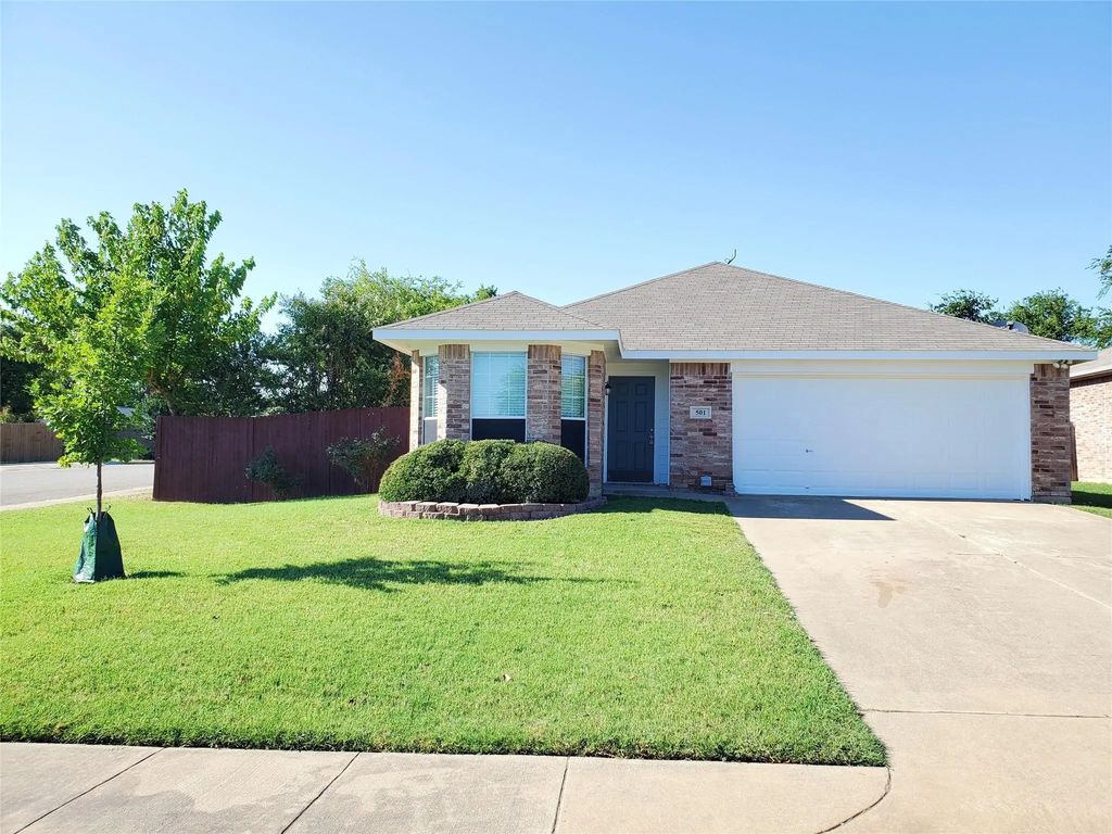 501 Troxell, Rhome