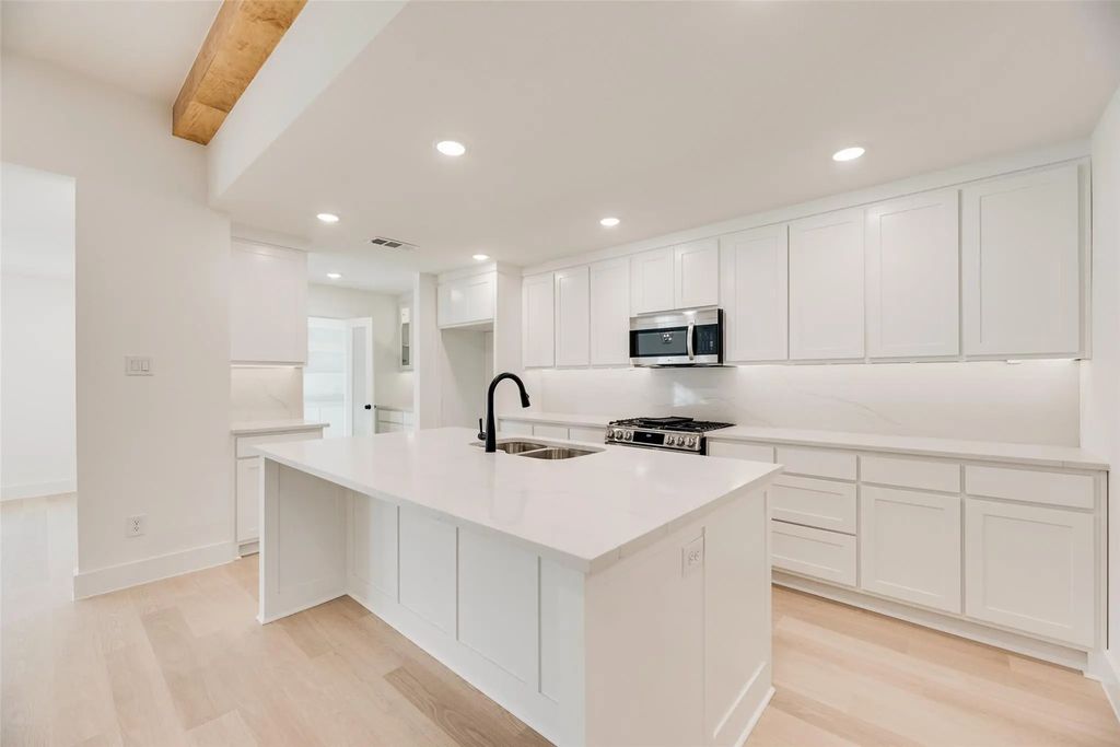 1632 Merrimac Trail, Garland