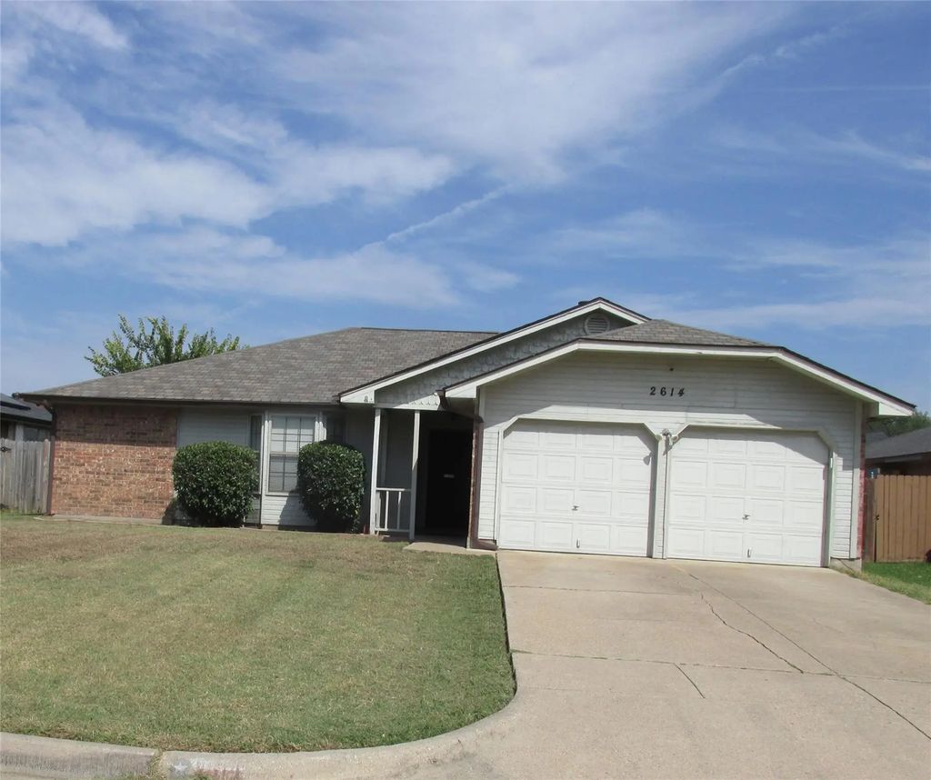 2614 Carrington Lane, Grand Prairie
