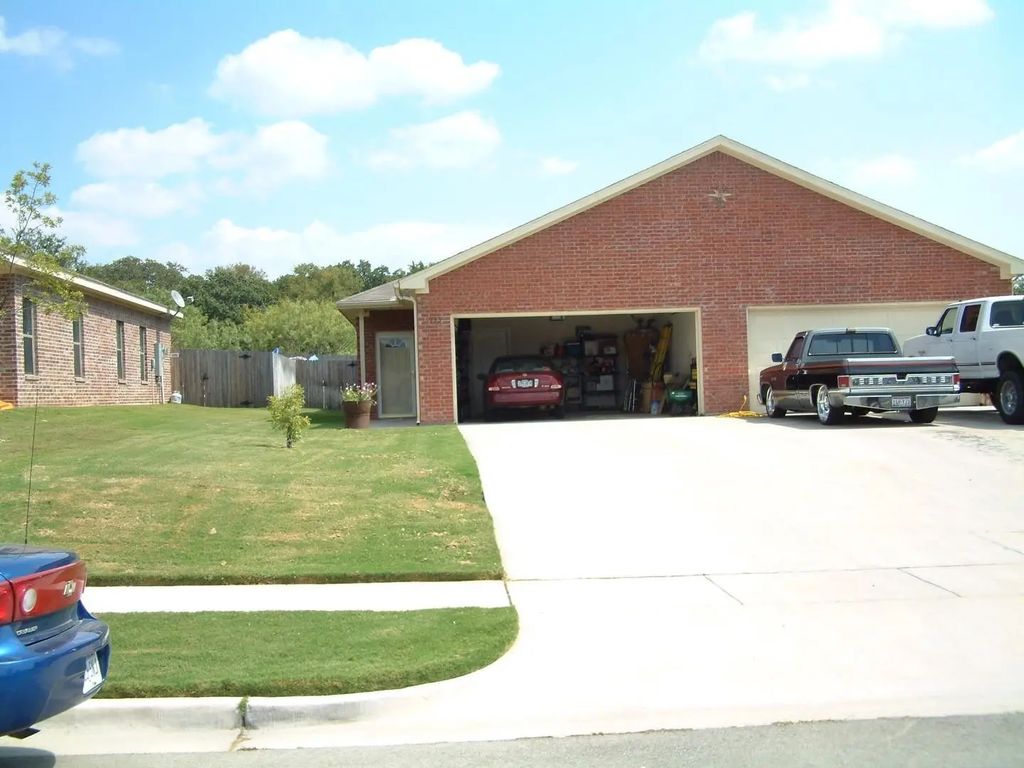 953 Sylvia Street, Weatherford