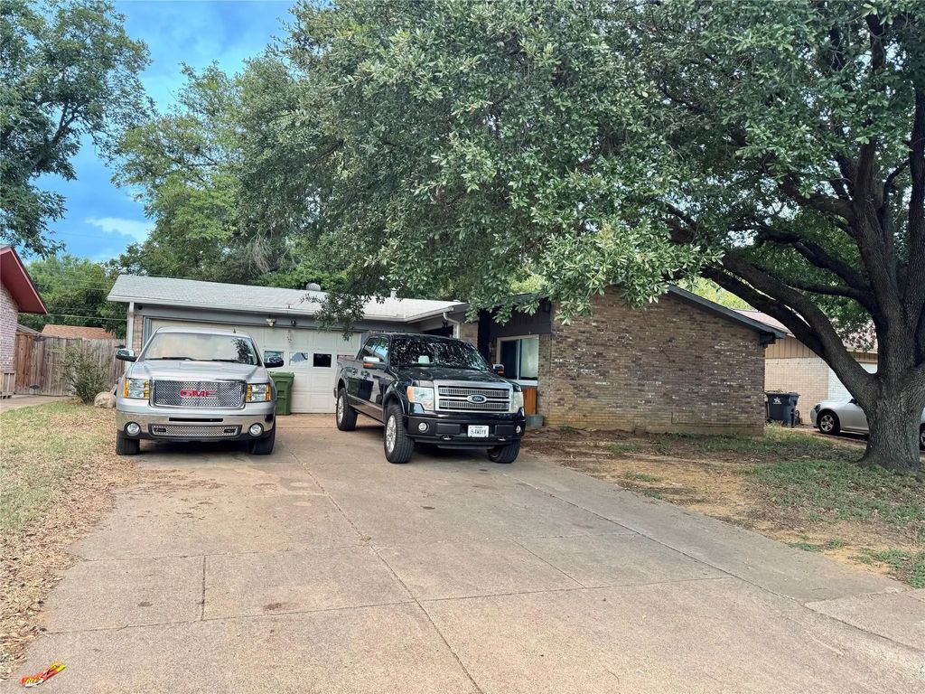 2501 S Fielder Road, Arlington