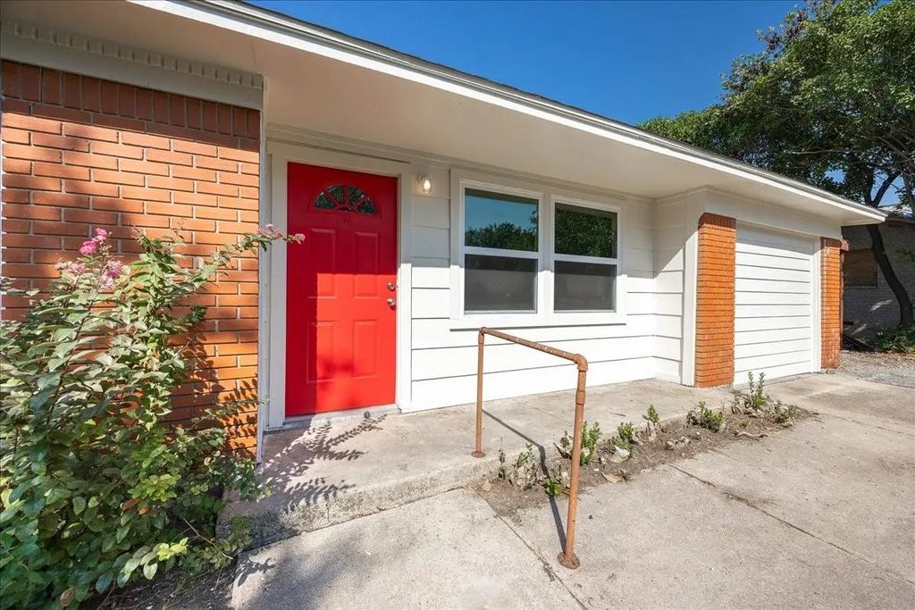 103 Hillcrest Street, Sanger