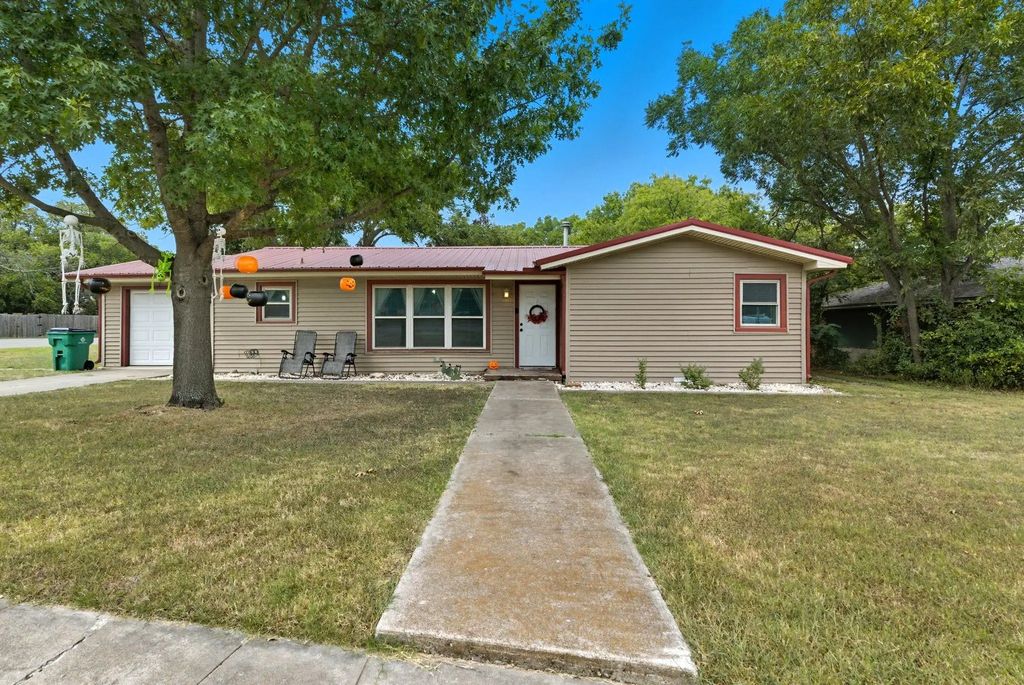 1431 W Lingleville Road, Stephenville