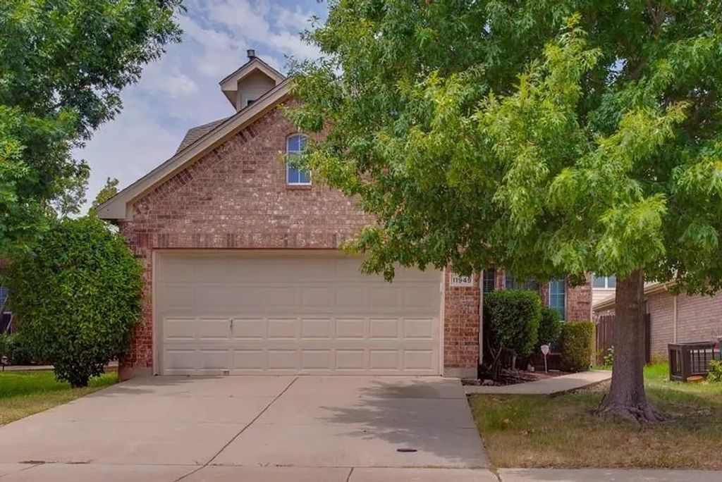 11949 Grizzly Bear Drive, Fort Worth