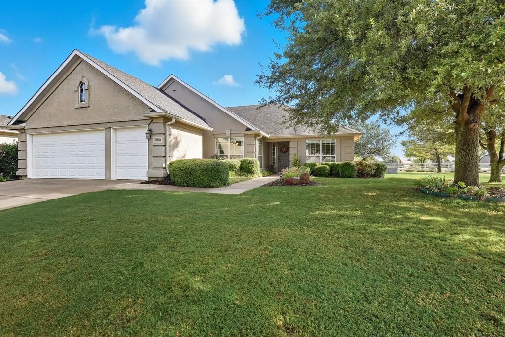 9704 Amber Court, Denton