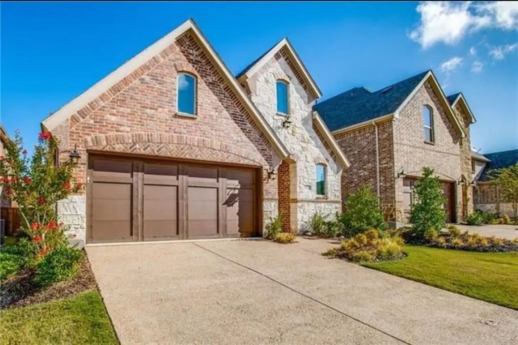 1121 Dame Carol Way, Carrollton